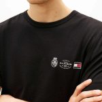 SMALL CREST OUTLINE TEE