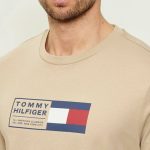 BRAND LOVE TEXT BOX TEE
